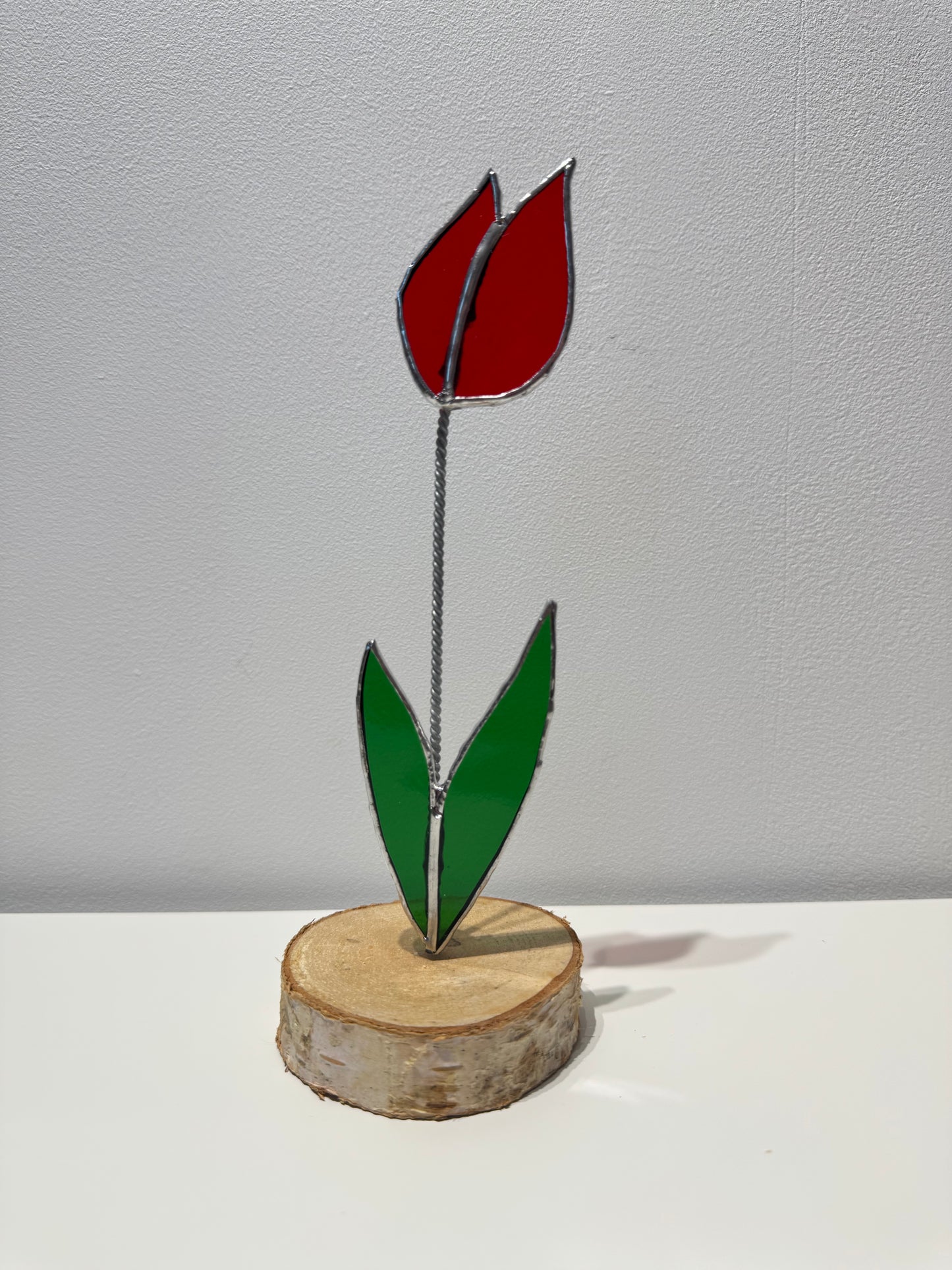 Tulp glas decoratie op hout - verschillende kleuren