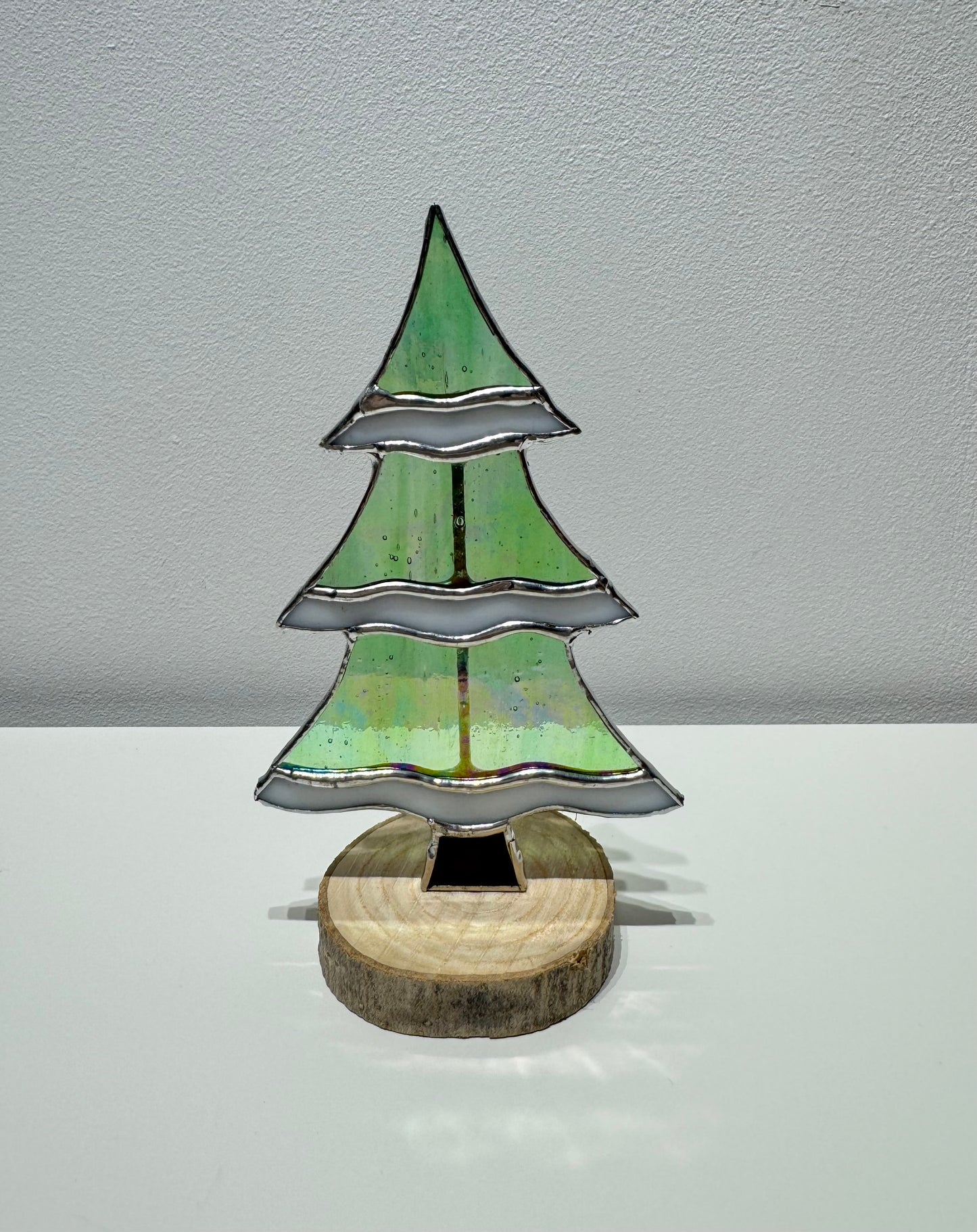Kerstboom glas decoratie op hout - (verschillende kleuren)