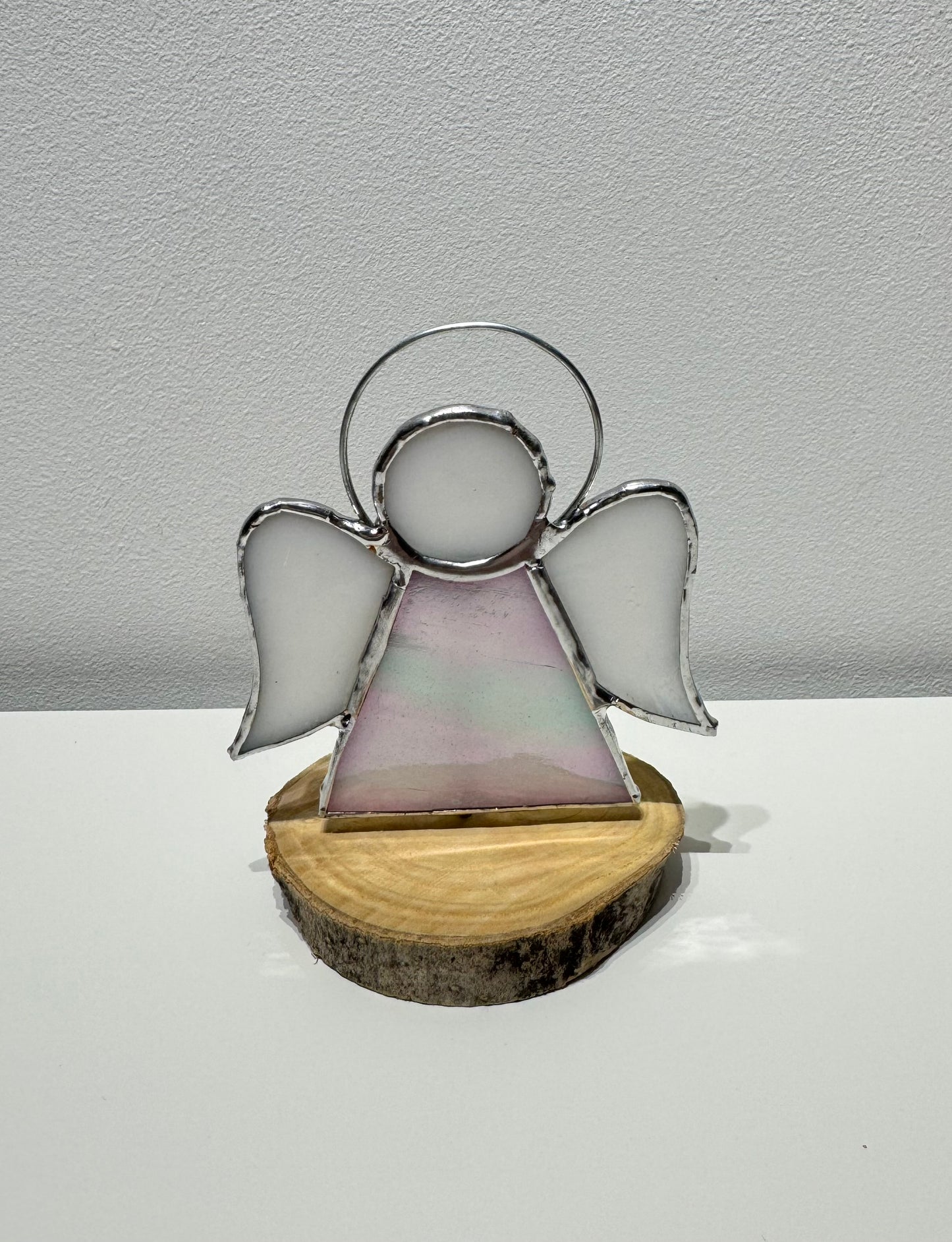 Engeltje glas decoratie op hout - verschillende kleuren