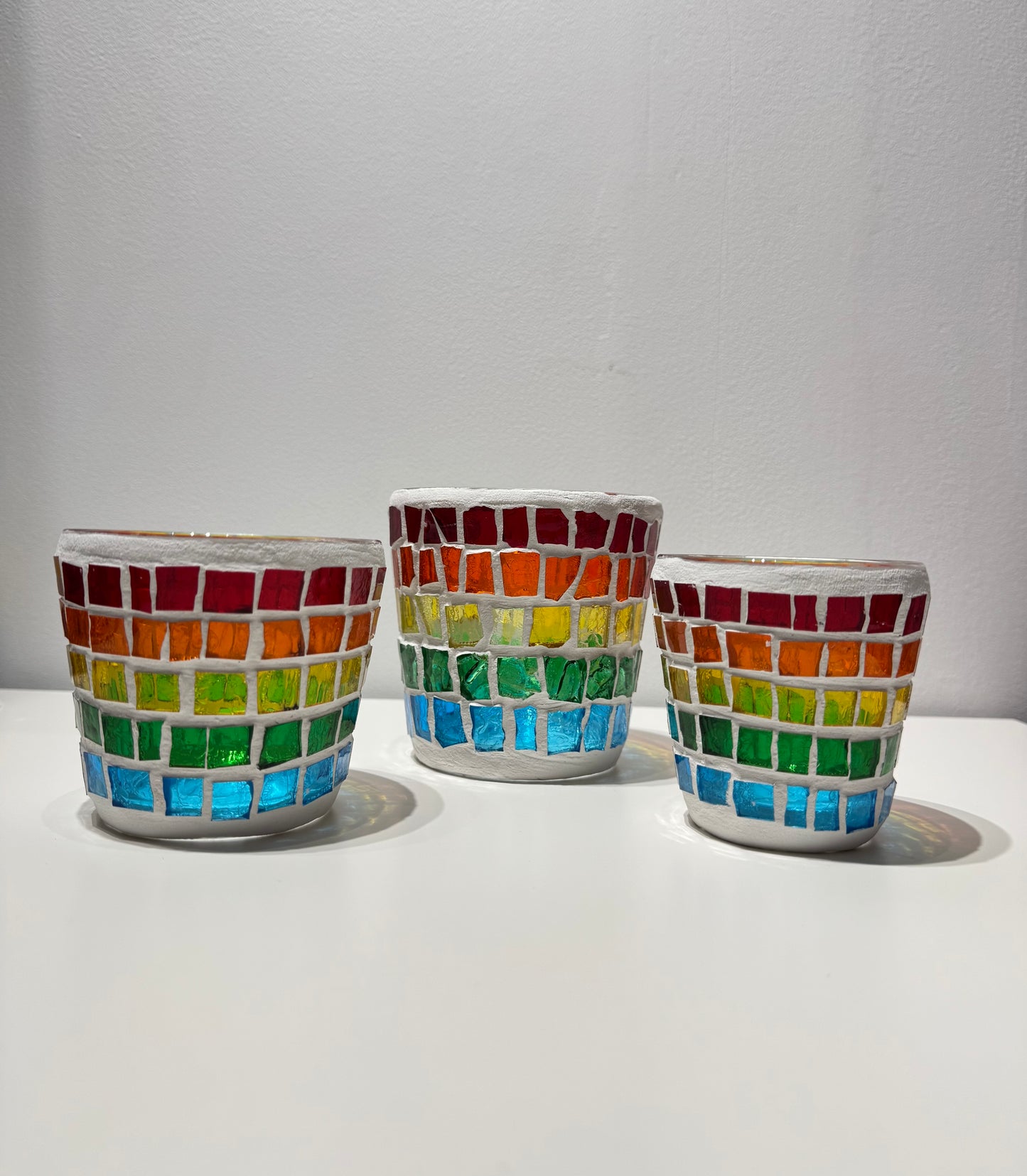 Set regenboog theelichtjes houders- glas mozaïek